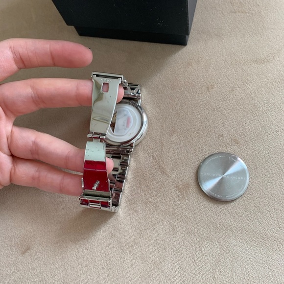 MARC JACOBS SILVER WATCH - Picture 7 of 10